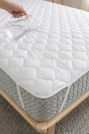 Kapitoneli Köşe Lastikli Sıvı Geçirmez Yatak Alezi