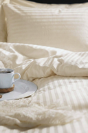 83 Tel (210 TC) Pamuk Saten Çizgili Nevresim Takımı - Çift Kişilik - Ekru