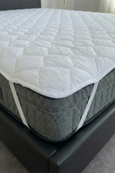 Kapitoneli Köşe Lastikli Sıvı Geçirmez Yatak Alezi