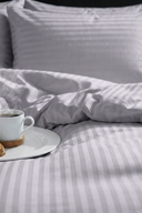 83 Tel (210 TC) Pamuk Saten Çizgili Nevresim Takımı - Çift Kişilik - Lila