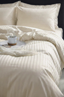 83 Tel (210 TC) Pamuk Saten Çizgili Nevresim Takımı - Çift Kişilik - Ekru