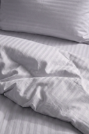 83 Tel (210 TC) Pamuk Saten Çizgili Nevresim Takımı - Çift Kişilik - Lila